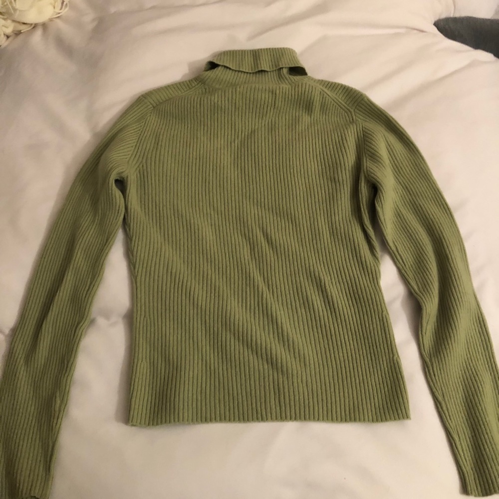 100% Cashmere Green Turtleneck Sweater - Picture 2 of 5